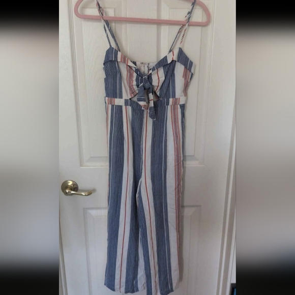 💲⬇️Striped Jumpsuit with Open Bow Detail And Zip Back - Picture 1 of 8